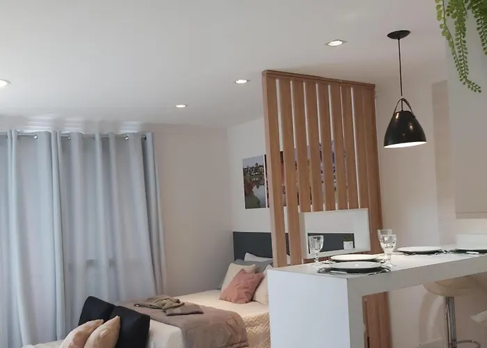 Lindo studio equipado em apartamento clube com academia e conforto no centro de - MID Home