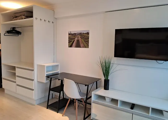 Lindo studio equipado em apartamento clube com academia e conforto no centro de - MID Home